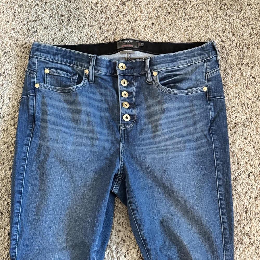 Torrid Bombshell Skinny Premium Distressed Grunge Stretch Womens Plus 18S - Picture 2 of 15
